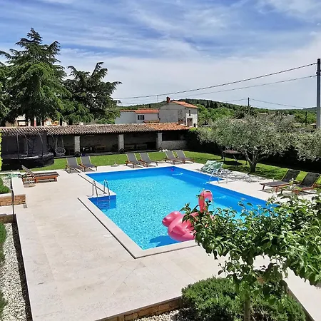 Apartment Nina In Bei Rovinj Bale